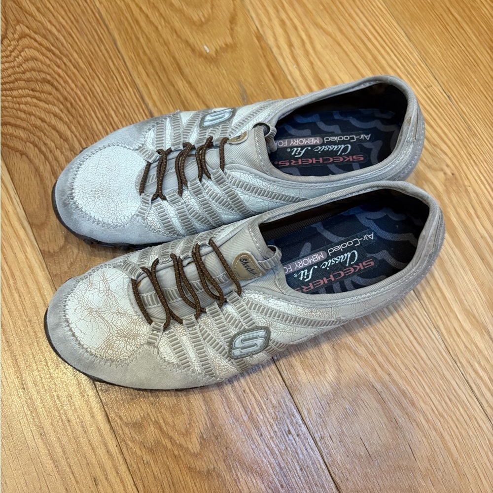 Skechers Cream and Brown Slip Ons - Picture 4 of 5